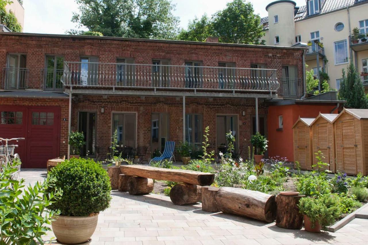 Ferienwohnung Beautiful And Cozy Remise For Up To 6 Guests Berlin Exterior foto